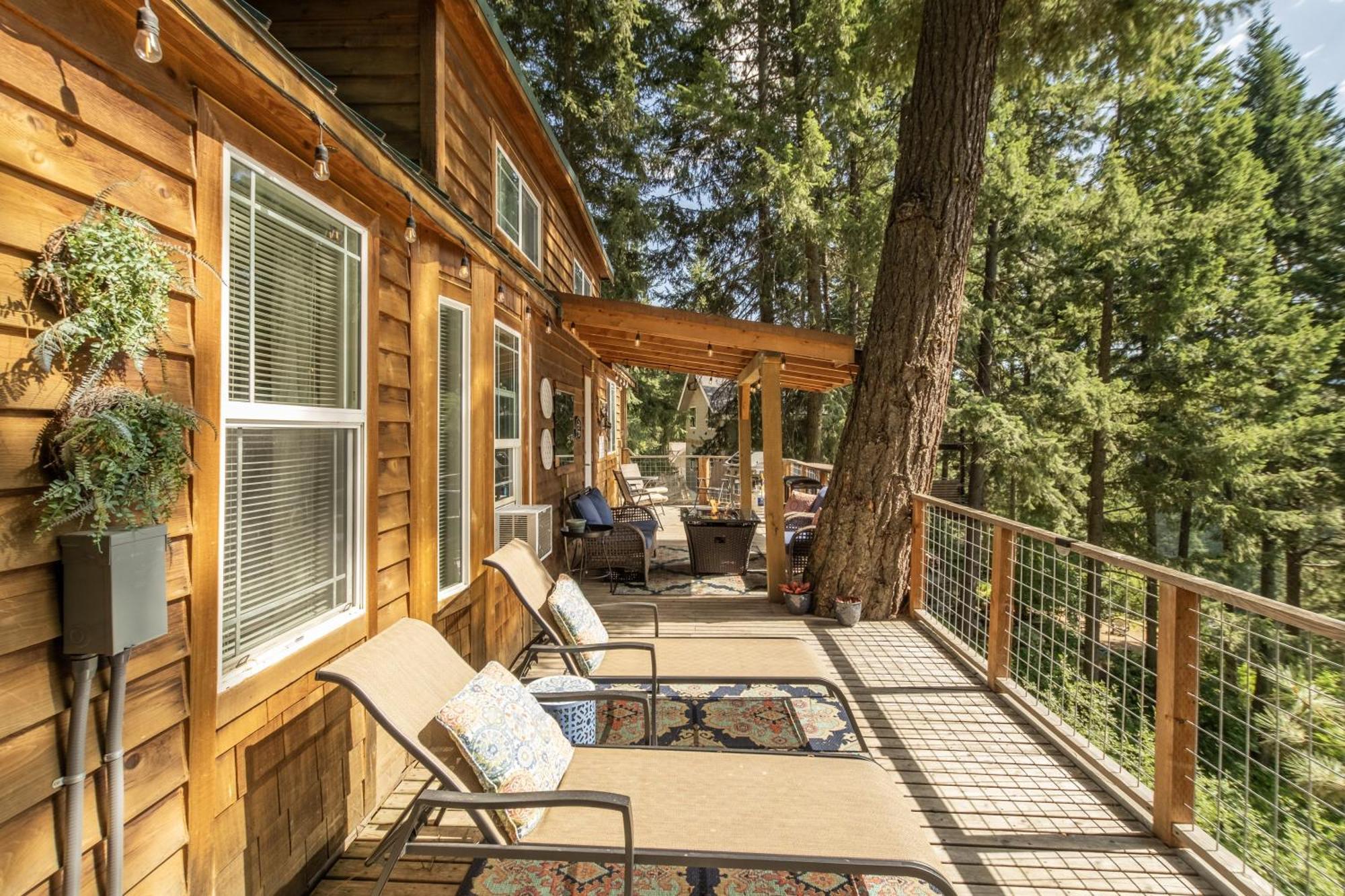 Das Tree Haus By Nw Comfy Cabins Левенуэрт Экстерьер фото